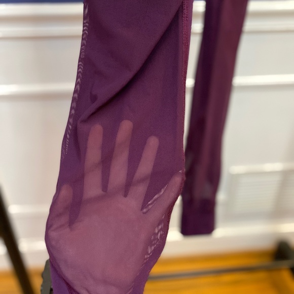 Lululemon mesh cut outs leggings - Picture 4 of 8